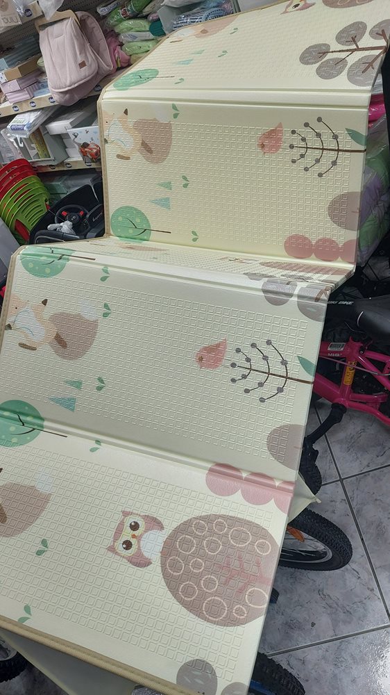 מזרן פעילות ענק מתקפל גודל 200/150 ס";מ. קל נח ורחיץ. לשימוש בבית ולטיולים .