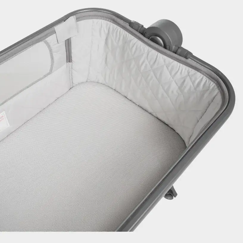 עריסה נצמדת למיטה עלמה Alma אפור מלנג';  מעוצבת של חברת Sport line