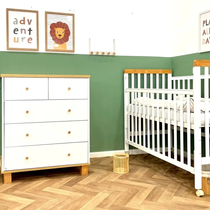 חדר לתינוק דור לבן צבע לבן שידה 82 ס";מ