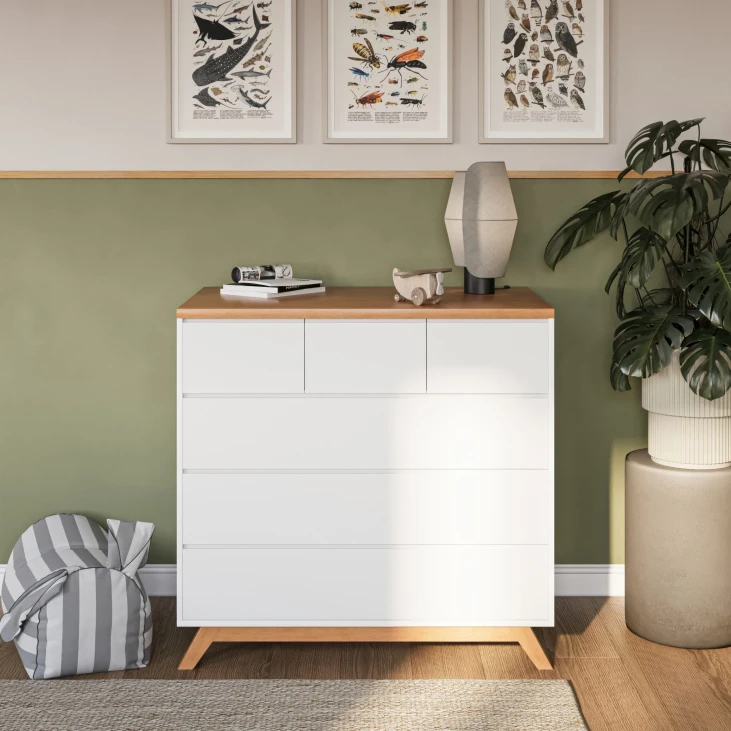 שידה נינגבו- JUST ARRIVE שידת נינגבו בעלת מראה קלאסי, היא אומנם שקטה, אבל יש לה קסם מיוחד משלה. רוחב 100 ס";מ