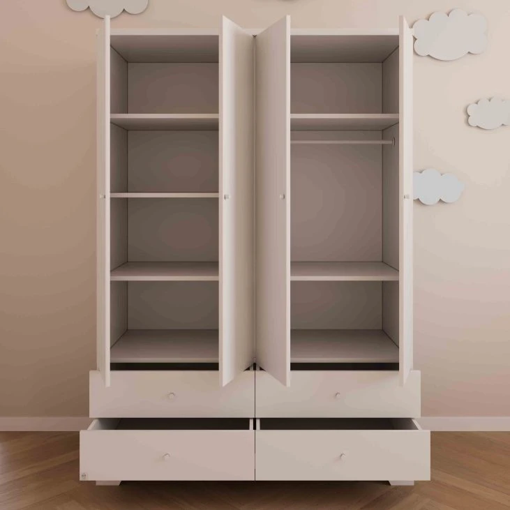 ארון כרמל לבן – NEW COLLCTION!! ארון דגם כרמל מגדיר מחדש את חוויית האחסון בחדרי תינוקות, עם עיצוב קלאסי, חלוקה גמישה וחוויית שימוש נוחה.