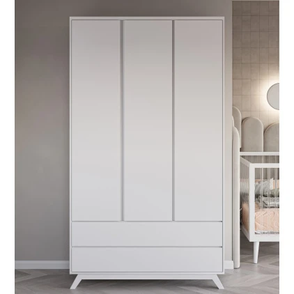 ארון בייג';ין טריקה שקטה עם ארון בייג׳ין, חדר השינה של הנסיך או הנסיכה מקבל טוויסט, עם מראה קלאסי מושלם.