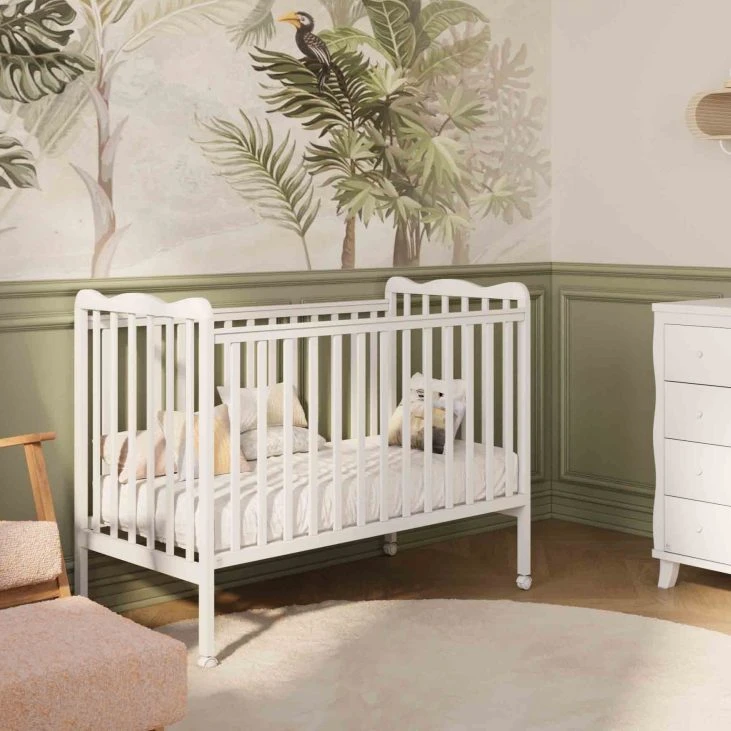 מיטת תינוק לוטוס המלכותי הוא הרבה מעבר לעיצוב מהמם, הוא מציע נוחות גבוהה, בטיחות וחומר גלם הכי איכותי שיש.