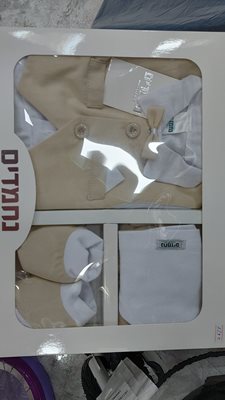 חליפת ברית לתינוק שנולד במבחר צבעים כולל כובע פיון ווסט גרבי נעל מכנס וחולצה