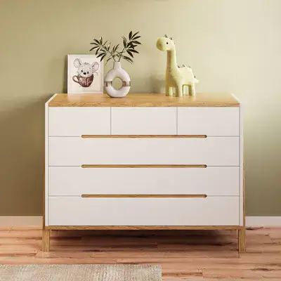 שידת רומא מתוך הקולקצייה החדשה, שידה מעוצבת במראה נקי וחומרים איכותיים שהופכים את השידה הזו לשידה הטובה ביותר לתינוק.