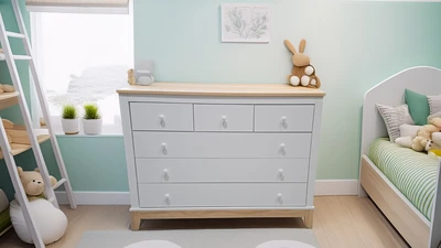 שידה ענקית! רוחב 130 ס"מ . שילוב לבן עם עץ טבעי. השידה מאסיבית ואיכותית מבית בייבי כל