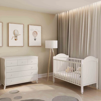 חדר לתינוק ומעבר תמר לבן COLLECTION 2025 תתכוננו להתאהב בחדר קלאסי ייחודי, כזה שמשתלב מהמם בכל סגנון עיצוב. והנוחות? מעל כל דמיון!