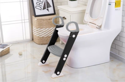 ישבנון קלאסי המוכר והנמכר עם מדרגה ומקטין אסלה מובנה כולל ידיות אחיזה