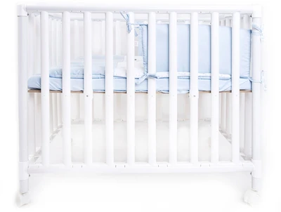 עריסת פלסטיק איכותית ונוחה לקיפול יציב ובטיחותי בעלת 2 גבהים עומדת בדרישות התקן