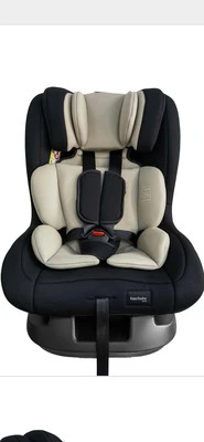 כסא בטיחות 0-18 ק"ג של חברת אונו. מתאים לקשירה בשני הכיוונים . עם התקן החדש לפגיעות צד.מצבי שכיבה וישיבה.