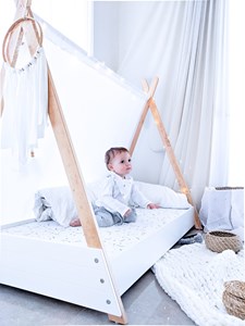 מיטת מעבר מיוחדת במינה!! מעוצבת בסטייל!! דגם אינדיאני!! !! כולל וולן אחורי. איכותית מאוד!!