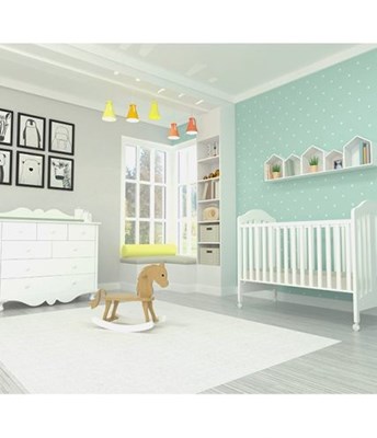 חדר תינוקות מבית טייניס דגם ורדTINIES הכוללים שידה גדולה ומיטה