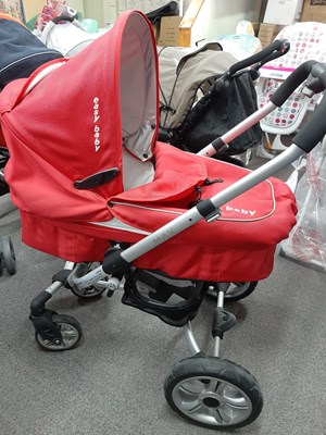 חיסול!!! עגלת שכיבה וישיבה של EASY BABY עם גלגלים גדולים אחוריים בצבע אפור כהה/אדום