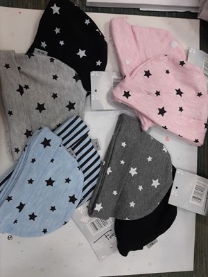 זוג כובעים לתינוק שנולד 100 % כותנה מבית FIRST LOVE