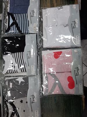 4 סטים בגדי גוף ורגלית איכותיים FIRST LOVE מידה N/B-3M ב - 89 שח במבחר צבעים 100% כותנה