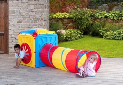 קוביית משחק עם מנהרה מבית STARPLAST
