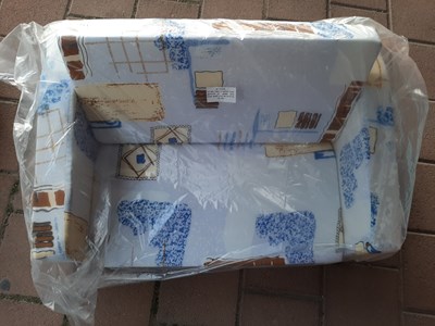 זה הזמן לשכב ולהירגע, ספונת למיטה נפתחת לתינוק במבחר צבעים