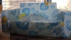 זה הזמן לשכב ולהירגע, ספונת למיטה נפתחת לתינוק במבחר צבעים