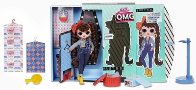 בובת LOL מסדרת OMG עם מספר רב של הפתעות בפנים