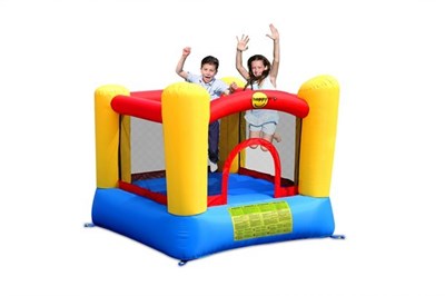 מתקן קומפקטי בסיסי מבית "הפי הופ" בצבעי כחול אדום צהוב מיועד לקטנטנים עד גיל 5. אספקה בסוף מאי