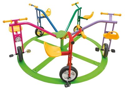 קרוסלת אופניים יחודית לחצר מבית PILSAN